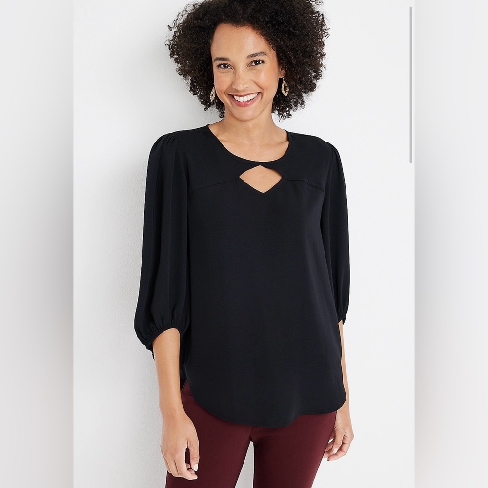 Maurice’s Solid Cut Out Peasant Blouse size Medium